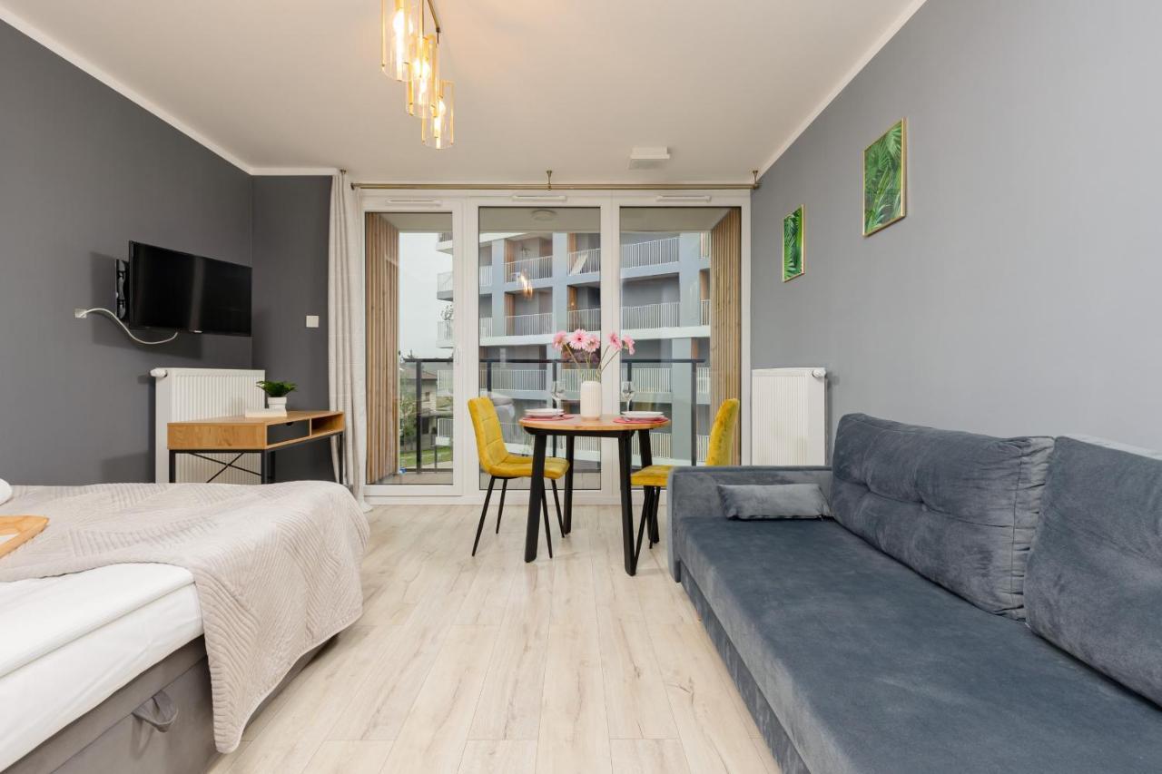 Studio With Balcony Warsaw Kokoryczki By Noclegi Renters Exterior photo
